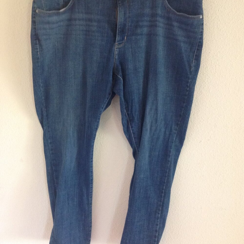 Women Levi's 311 Shaping Skinny Jeans - Picture 4 of 8